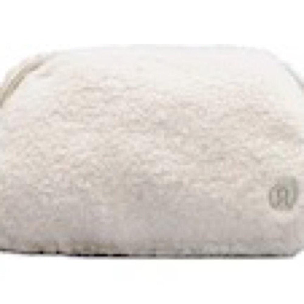 Lululemon Everywhere crossbody Fleece Ivory Belt bag